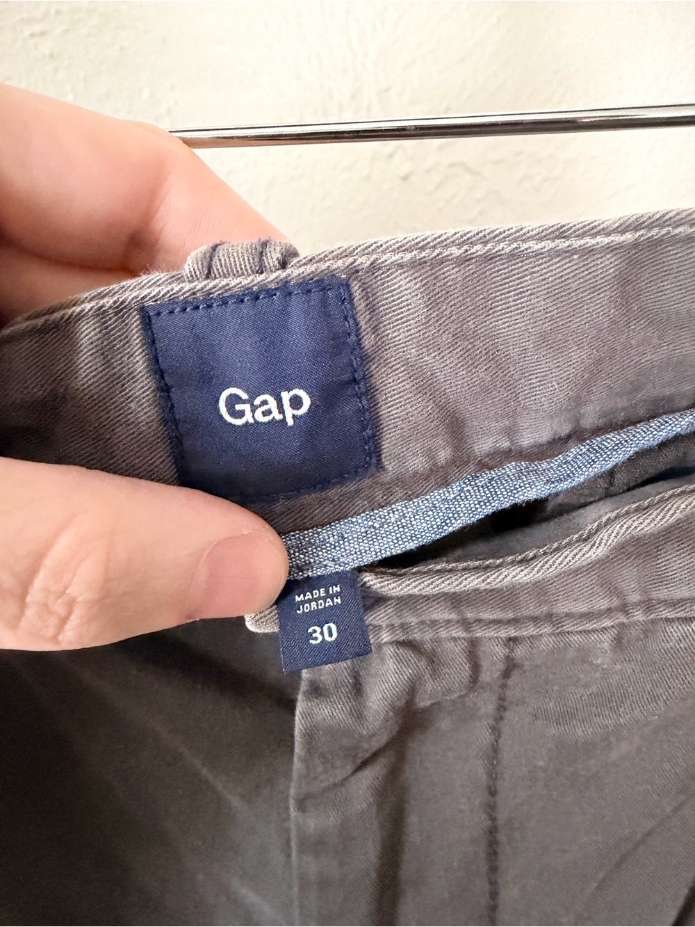 Gap Men's Gray Cotton Chino Shorts - Picture 3 of 3
